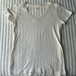 offwhite/cream lace trim tee